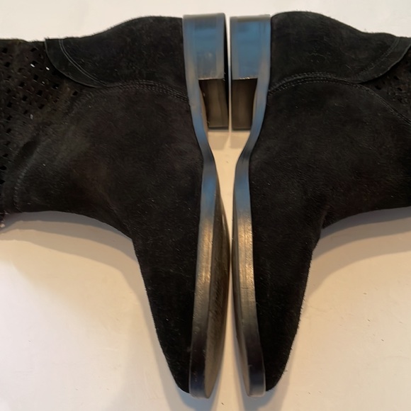 Michael Kors Women’s Black Suede Graham Ankle Booties - size 8 - Picture 8 of 16